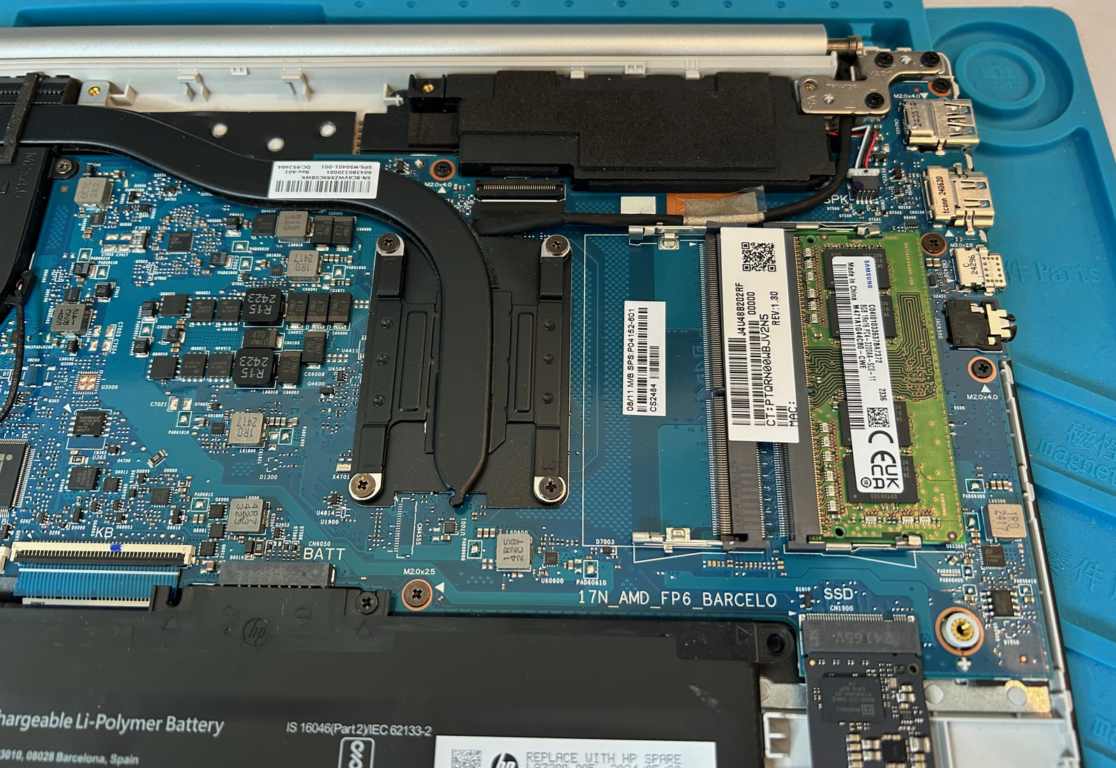 motherboard_with_sodimm_and_ssd_slot